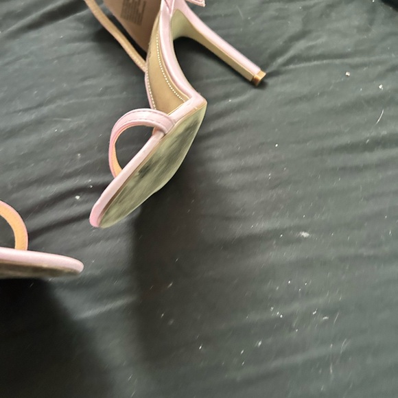 Pink heels. - Picture 8 of 8